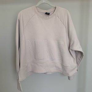 Nike Cropped Sweatshirt w/ Embossed Logo